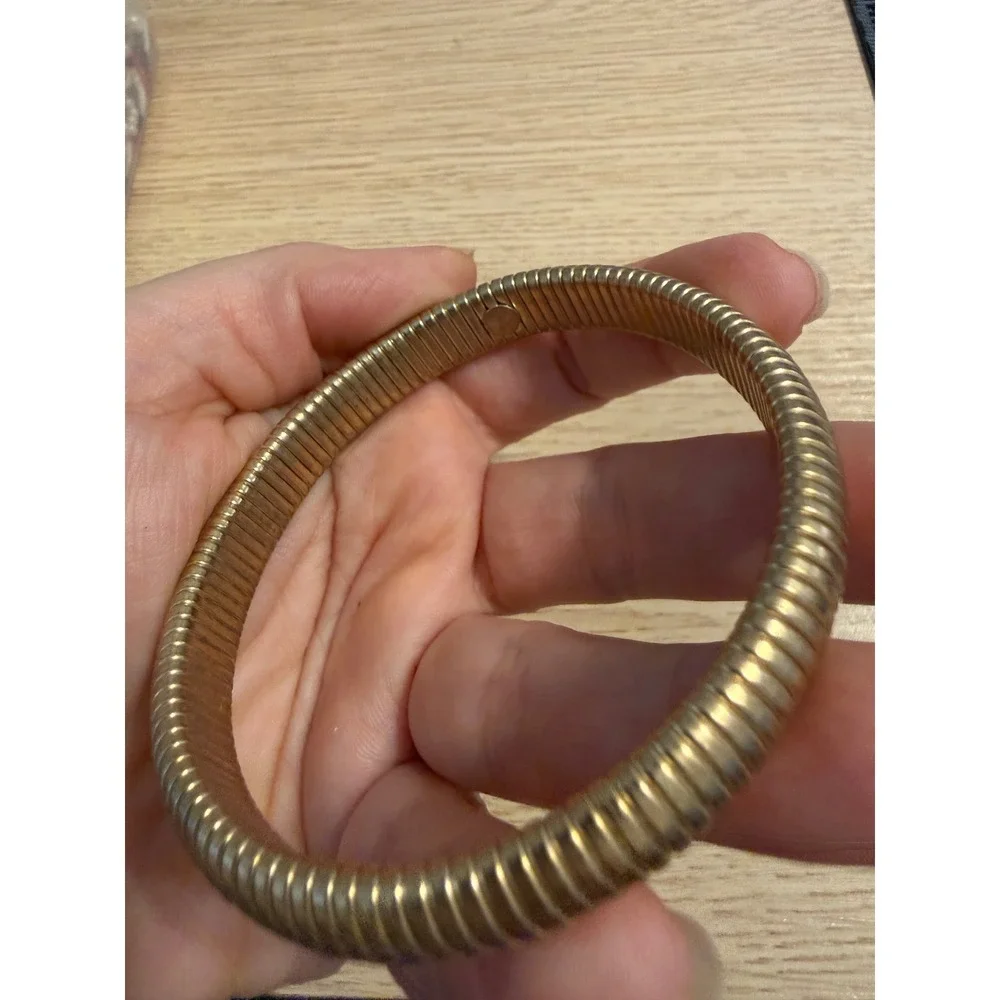 Vintage Gold Tone Omega Stretch Bangle Bracelet Ribbed‎ Flexible Tubogas Style
